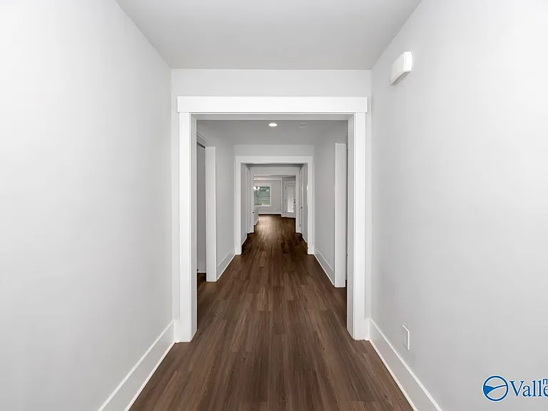 100 River Springs Ct — Photo 9