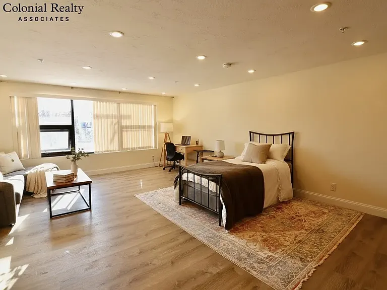 1028 Commonwealth Ave #204 — Photo 2