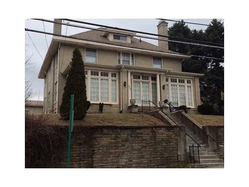 409 Broad Ave photo 1