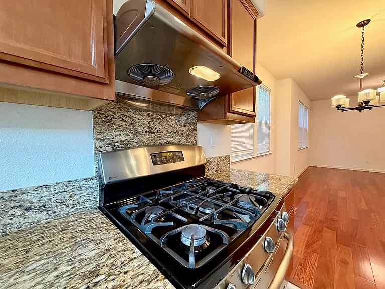 2100 Beech Cir — Photo 14