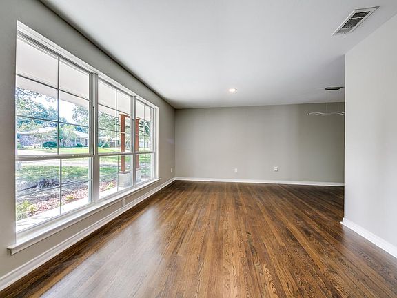 5th image of 8587 Sweetwater Dr