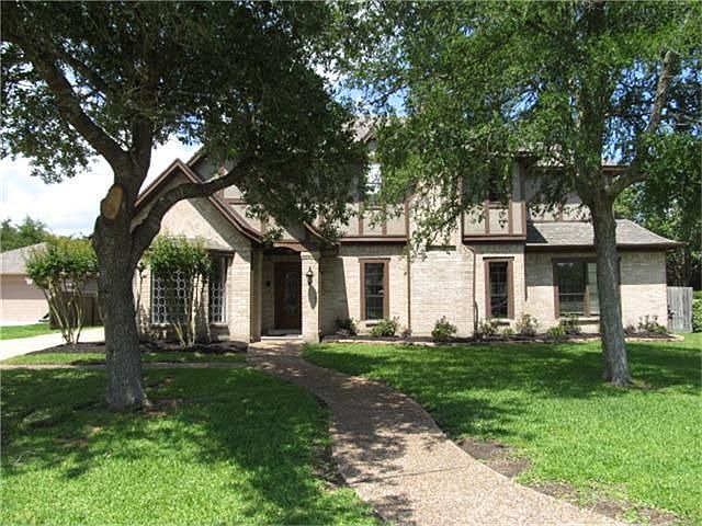 1st image of 2337 Acacia St