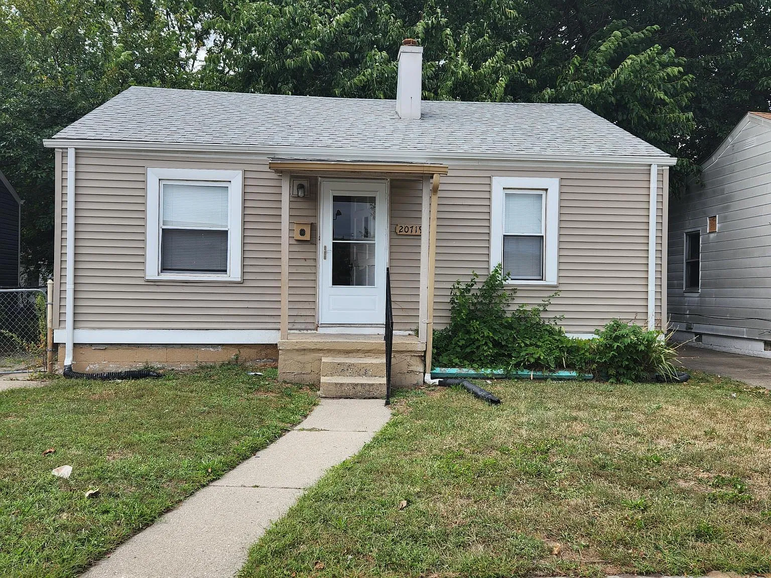 2 bed, 728 sqft, $1,225 — Photo 1