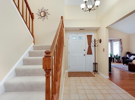 3rd image of 715 Ascot Ct