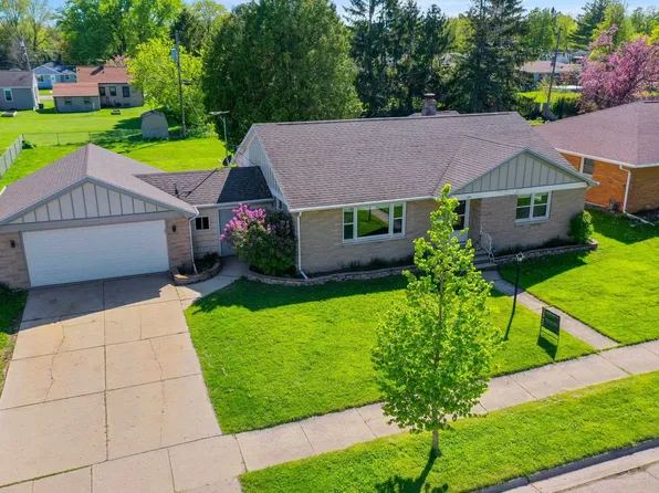 1247 Bond St, Green Bay, WI 54303