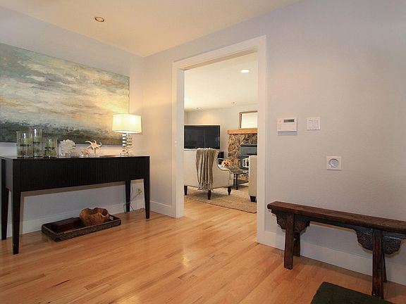 4th image of 23064 Evergreen Ln