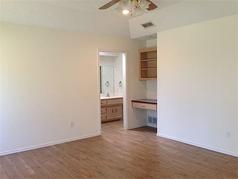 3rd image of 111 N York Ave