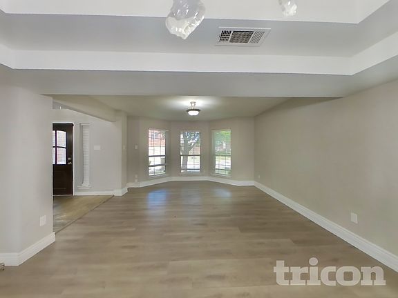 4th image of 220 Flatwood Dr