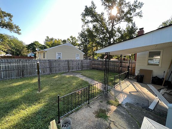 3rd image of 110 S Elm Ave