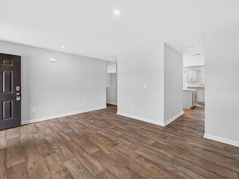125 Saddlehorse Ln — Photo 10