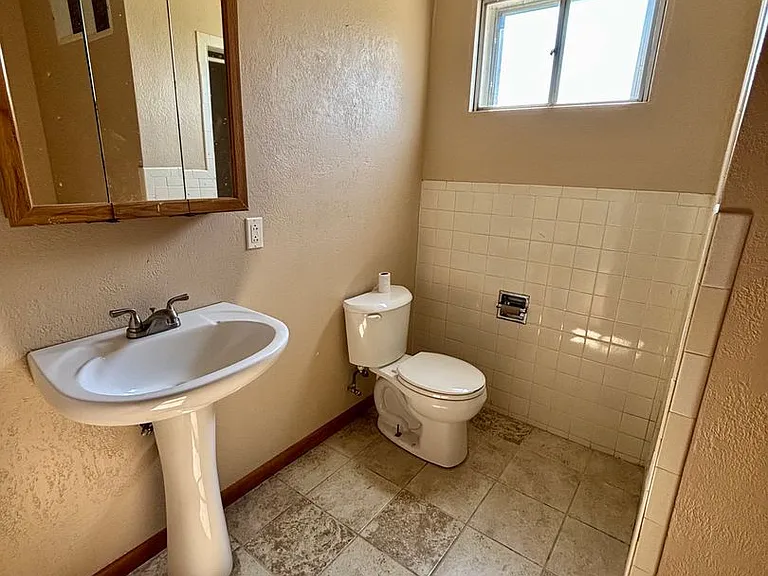 11015 Lakeview Dr — Photo 13