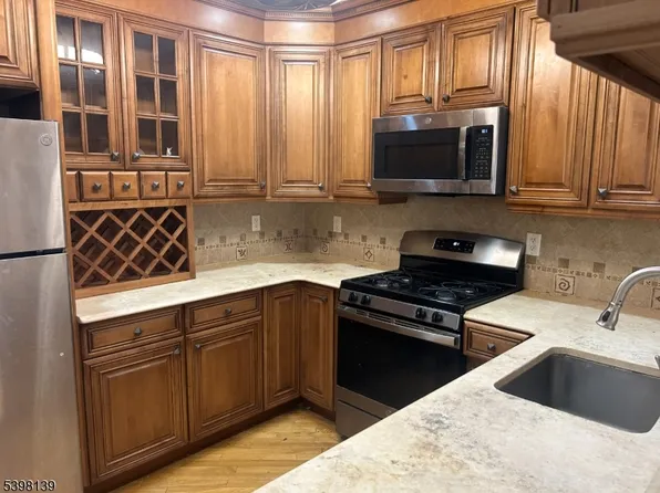 10 Wilshire Ter, Kinnelon Boro, NJ 07405