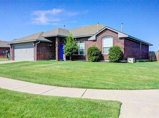 21889 Meadow Mist Ct, Edmond, OK 73012