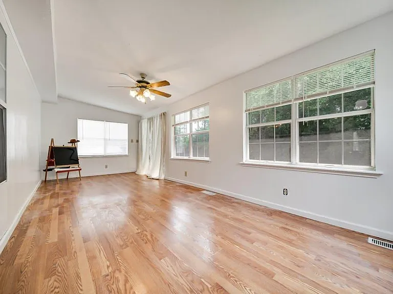 824 Stone Hedge Ct — Photo 22