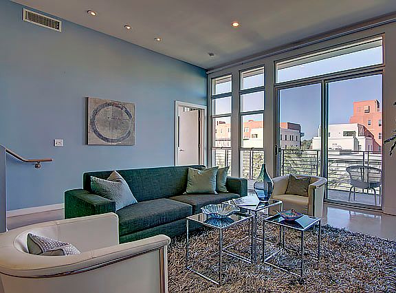 2nd image of 238 S Arroyo Pkwy Unit 402