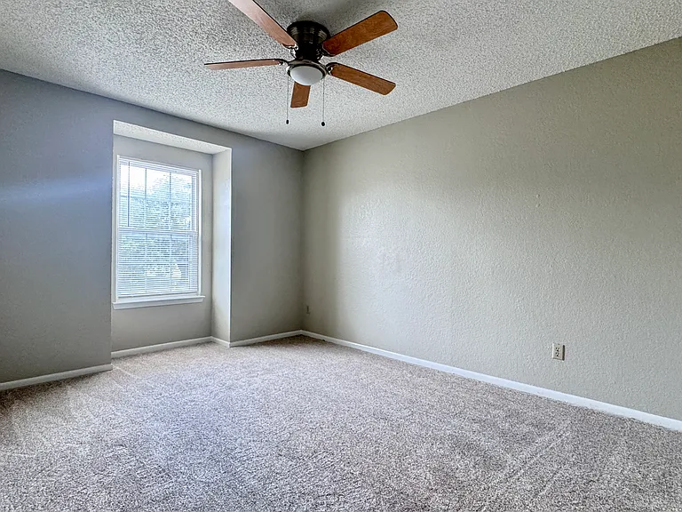 1302 Chapel Creek Rd — Photo 7