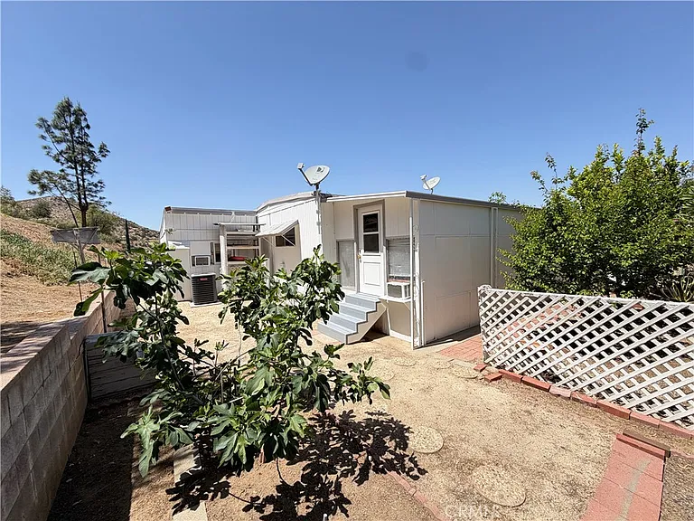 22895 Skylink Dr — Photo 13