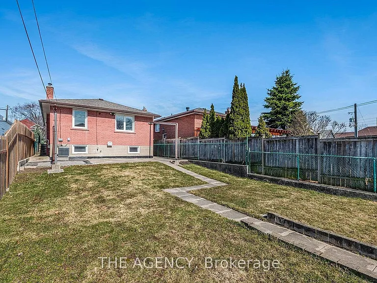 1038 Alexandra Ave — Photo 21