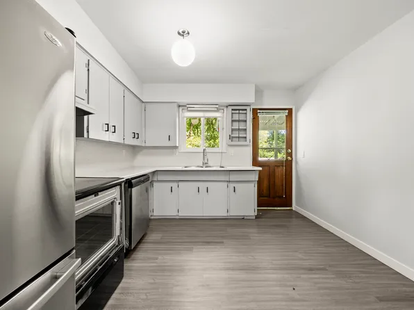 3568 Handley Cres, Pt Coquitlam, BC V3B 2Y5