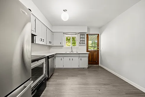3568 Handley Cres Photo 1 3568 Handley Cres Photo 1