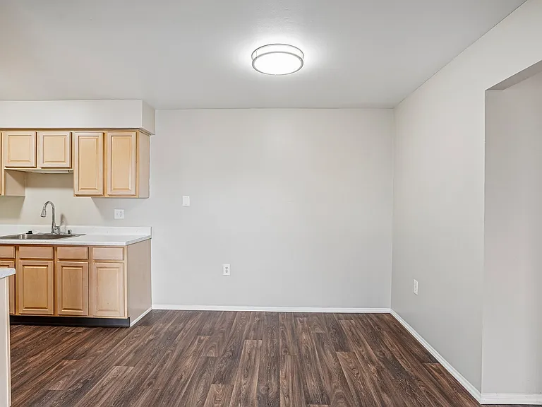 Regency Place Apartments — Photo 10