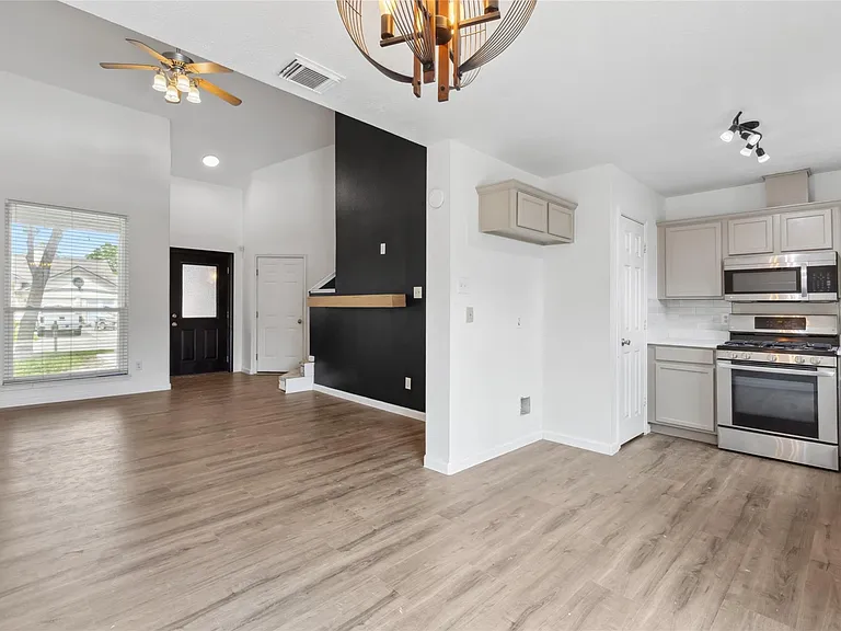 24210 Hard Wood Dr — Photo 10