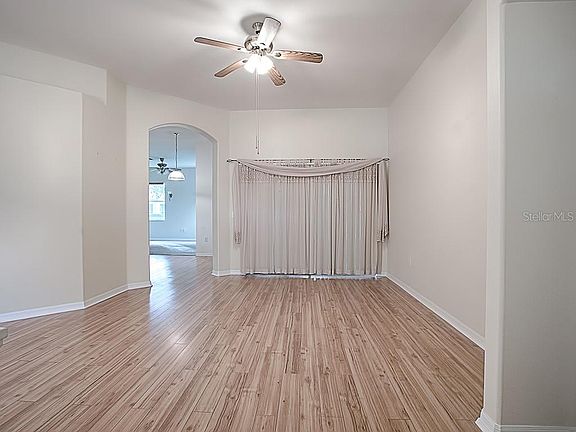 4th image of 5132 Aurora Dr