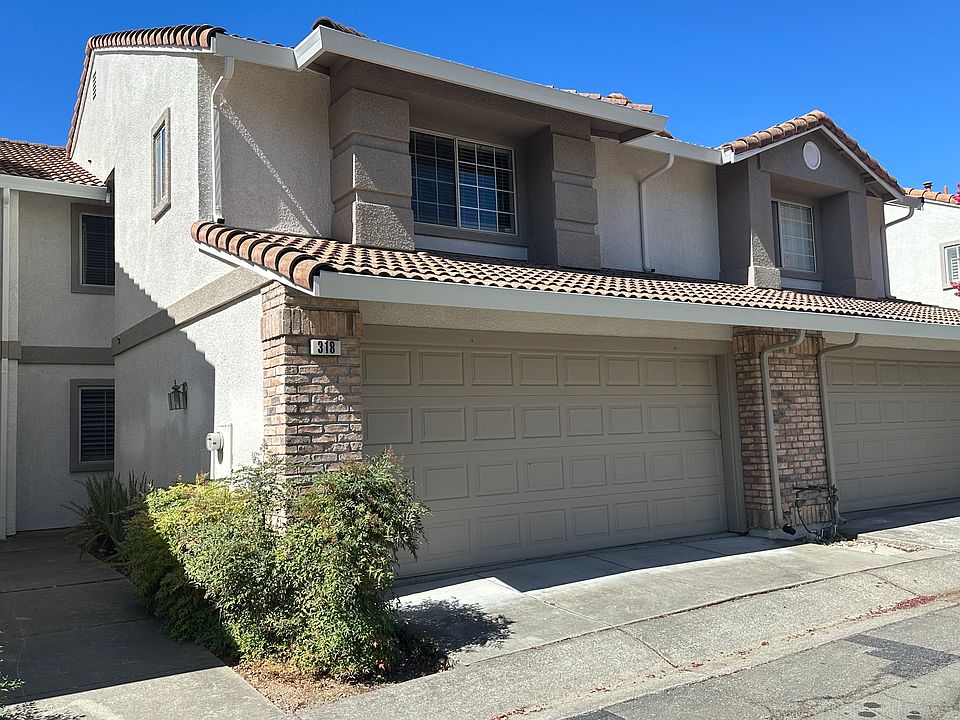 1st image of 318 Camino Arroyo E