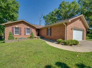 4911 Paris Dr, Godfrey, IL