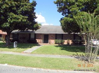 1091 Crescent Dr, Baton Rouge, LA 70806