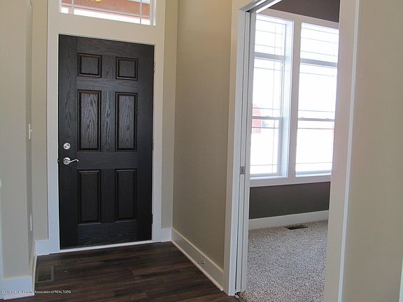 3rd image of 612 Camrose Ct