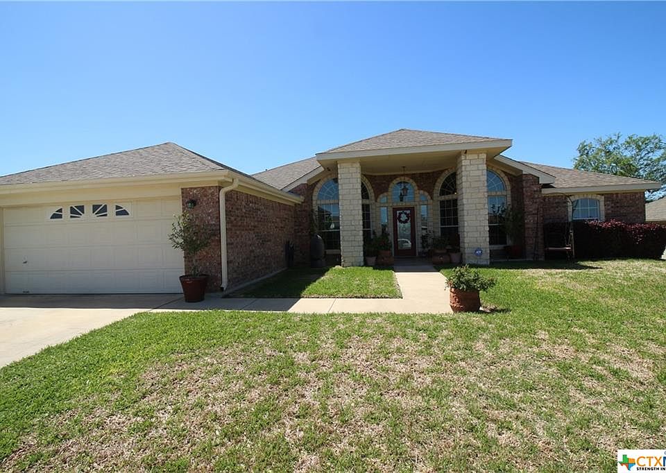 1st image of 3205 Sherwood Forest Dr