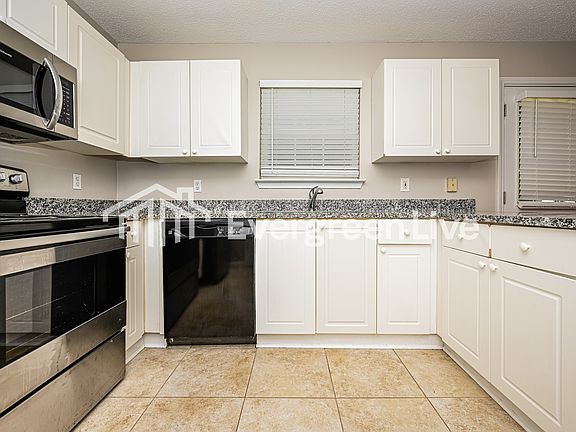 4th image of 215 Turnstone Rd