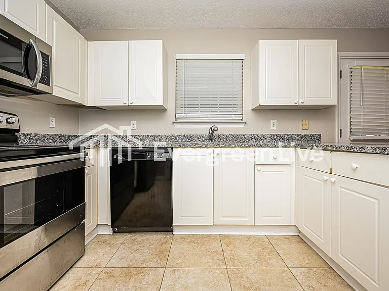 215 Turnstone Rd — Photo 4