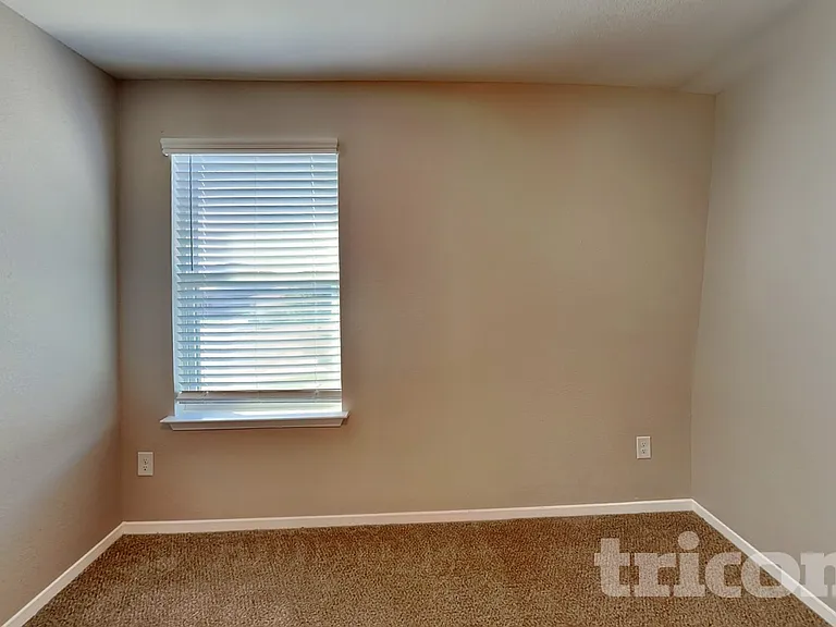 9411 Sandy Ridge Way — Photo 12