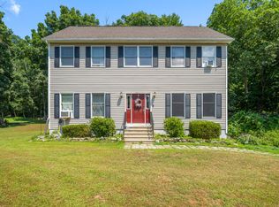 8 Huntington Dr, Plainfield, CT 06374