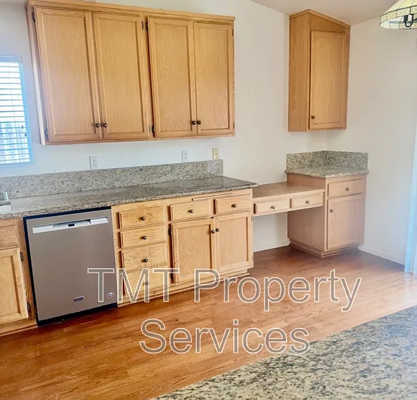 2742 La Purisima Ave — Photo 12