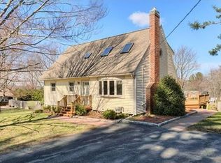 8 Briscoe Rd, Groveland, MA 01834