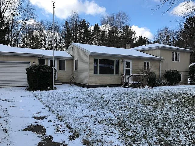 2302 W Oak St photo 1