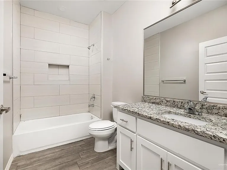 1905 Davenport St #4 — Photo 9