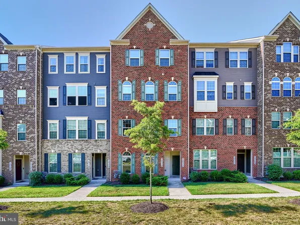 10115 Dorsey Ln, Lanham, MD 20706