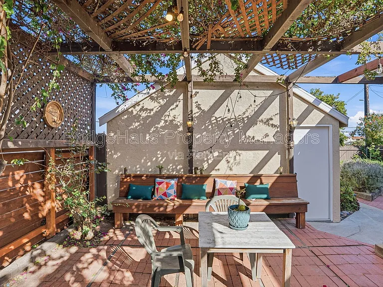 3204 Ingelow St — Photo 46