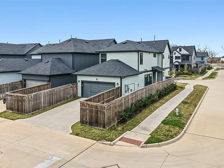 1530 Noble Park Dr — Photo 30