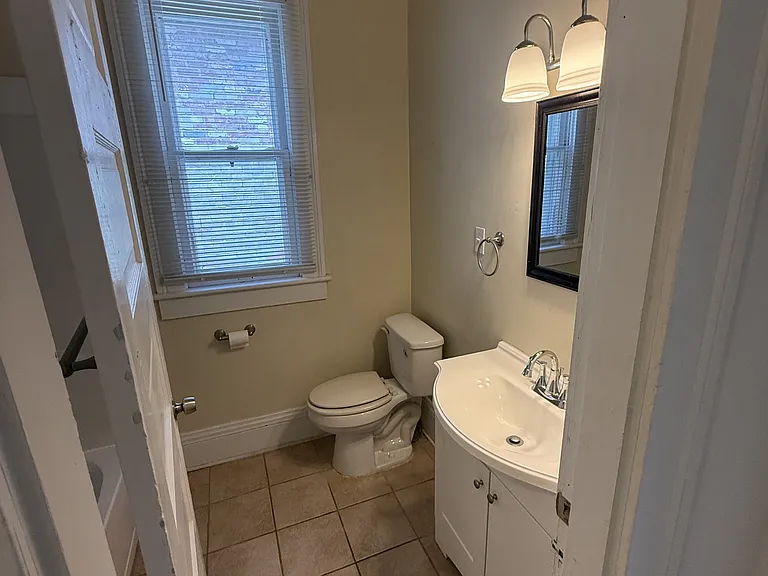 912 Oak St #3 — Photo 3