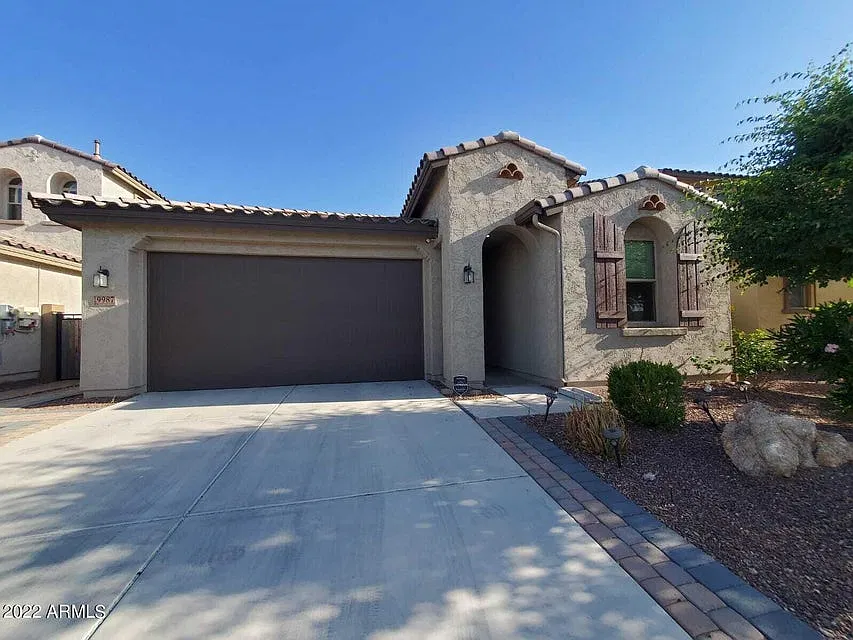 9987 W Foothill Dr