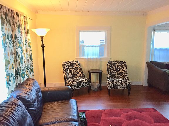 2nd image of 513 Walnut Ave