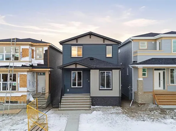 355 NW Herron Lndg NE, Calgary, AB T3P 2R6