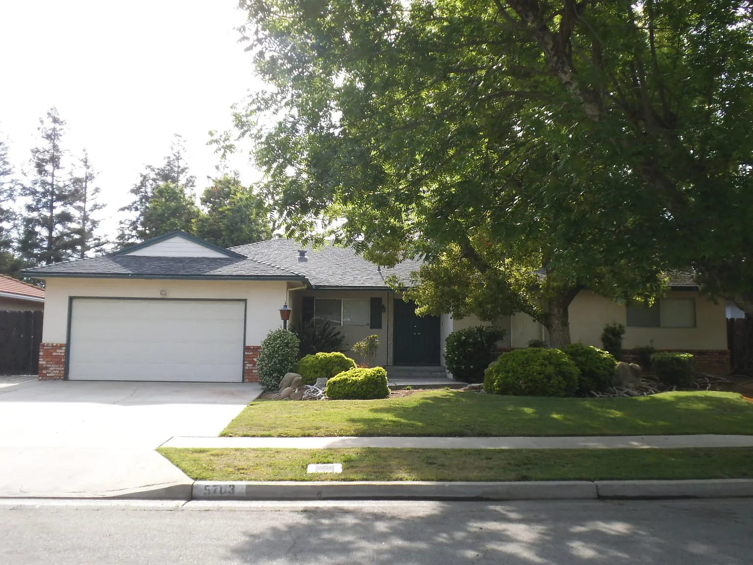 5703 N Hazel Ave photo 1
