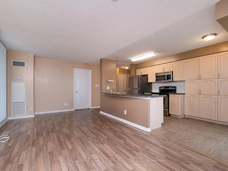 4850 Glen Erin Dr #704 — Photo 7