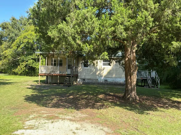 2565 Streets Ferry Rd, Vanceboro, NC 28586